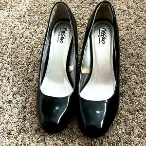 NWOT Mossimo Supply Co Patent high heel shoes size 8 1/2